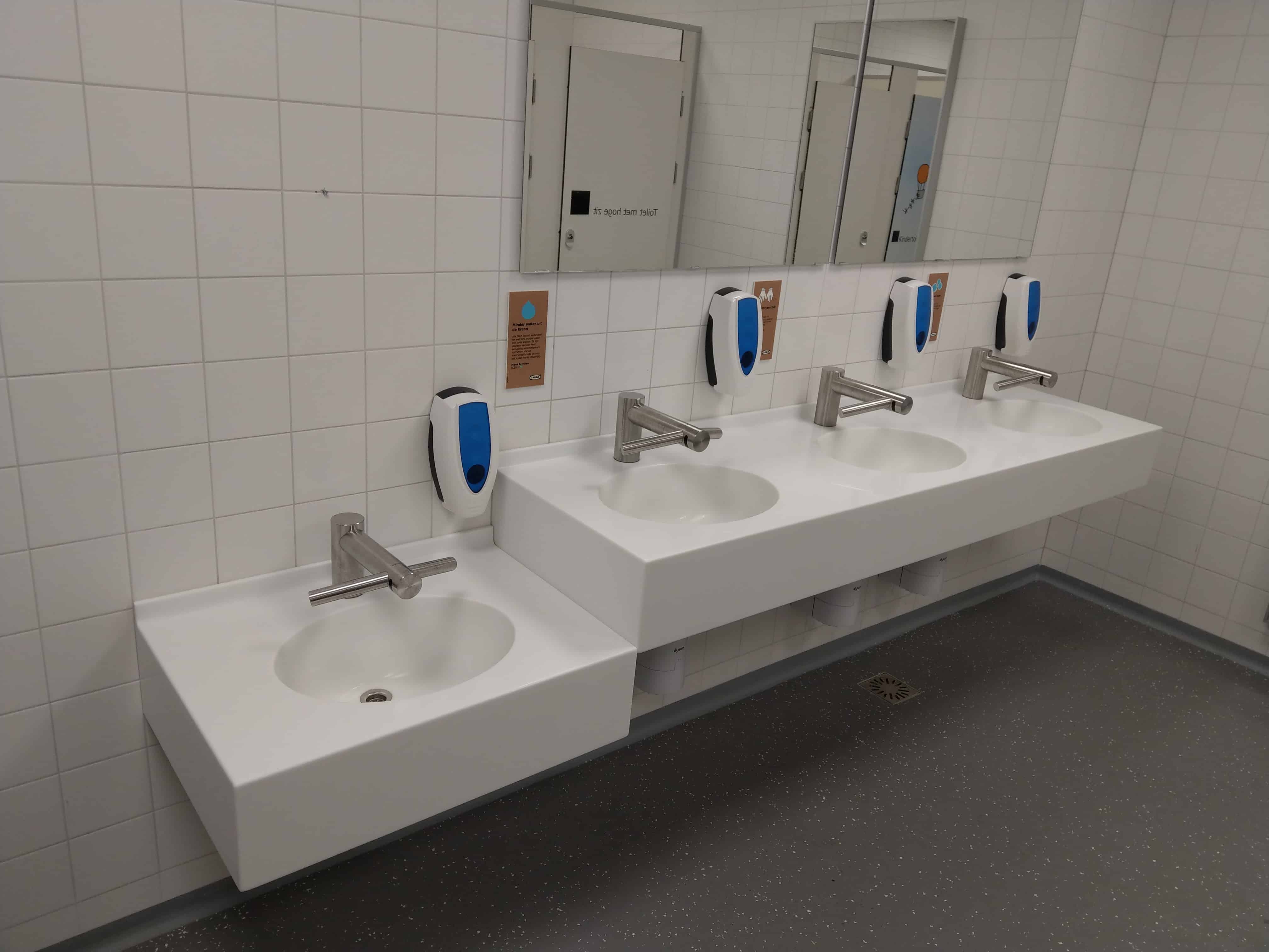 Wastafels in combinatie met de Dyson Tap - Geweldig succes bij IKEA Wastafels in combinatie met de Dyson Tap - Geweldig succes bij IKEA